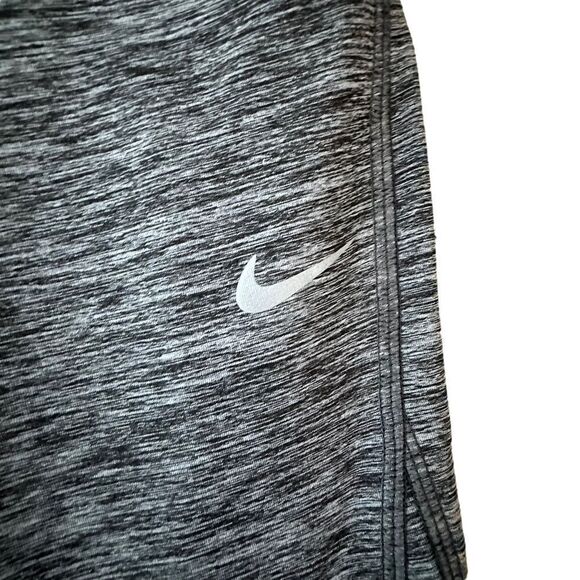 Nike ~ Women’s grey workout leggings ~ size Large - Picture 4 of 10